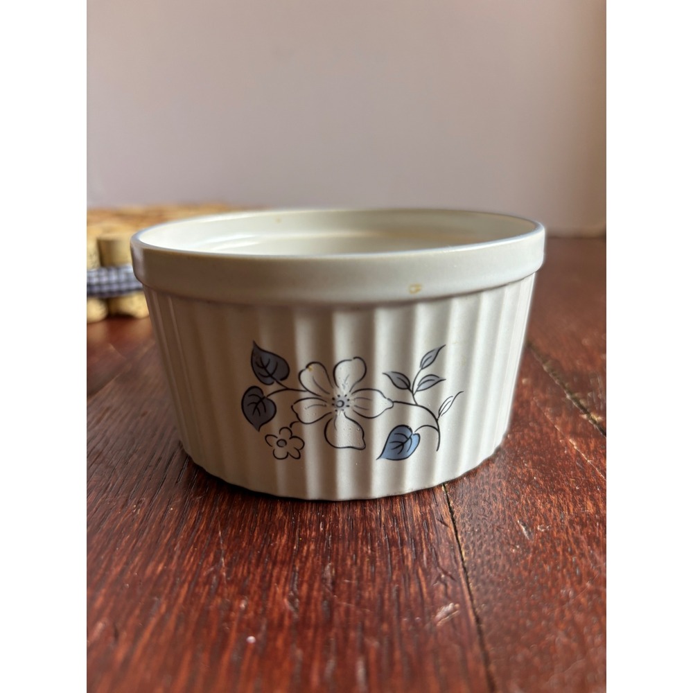 The‎ Covington Edition Stoneware Ramekin Blue Floral Ribbed Souffle Dish Japan